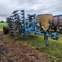 Incorporador de rastrojo de 4 metros marca Lemken modelo Rubin