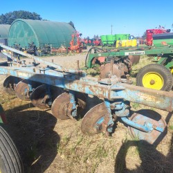 Arado de 5 discos marca Ransomes