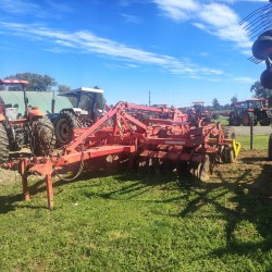 Incorporador de rastrojo marca Pöttinger modelo Terradisc 4000T
