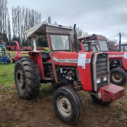 Tractor 4x2 marca Massey Ferguson modelo 265